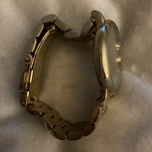 **SOLD ELSEWHERE** Marc Jacobs - Gold Watch w/ Black Face - Picture 3 of 13